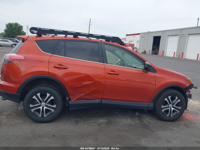 JTMBFREV9GJ088132 Toyota RAV4 LE