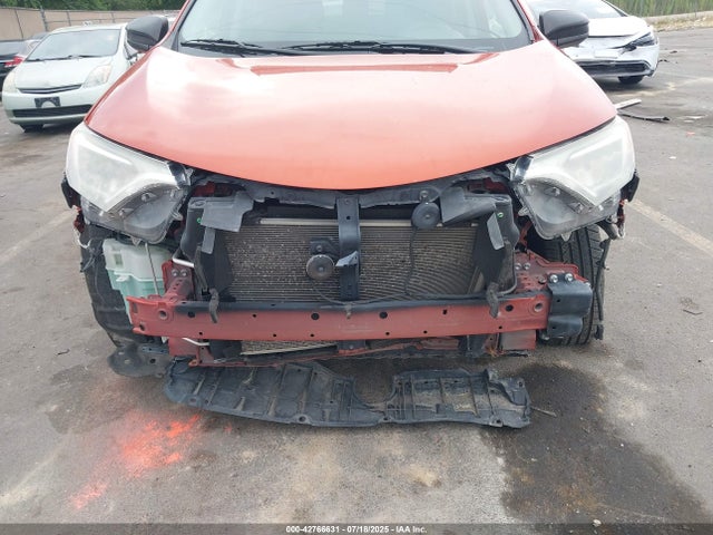 JTMBFREV9GJ088132 Toyota RAV4 LE