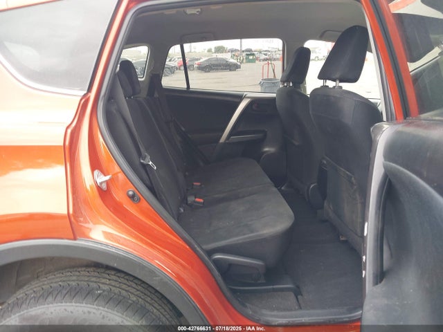 JTMBFREV9GJ088132 Toyota RAV4 LE