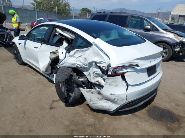 2025 TESLA MODEL 3 5YJ3E1EA8SF966400 Photo 2