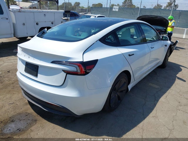 2025 TESLA MODEL 3 5YJ3E1EA8SF966400 Photo 3