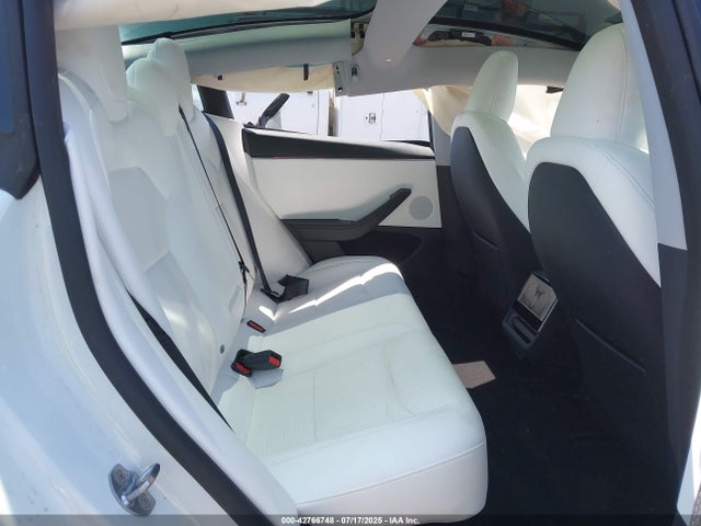 2025 TESLA MODEL 3 5YJ3E1EA8SF966400 Photo 7