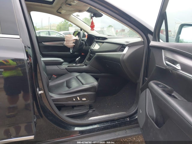 2017 CADILLAC XT5 1GYKNBRS7HZ305958 Photo 4
