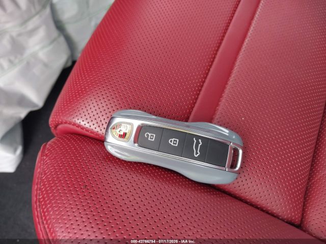 2021 PORSCHE CAYENNE WP1AA2AYXMDA08444 Photo 10