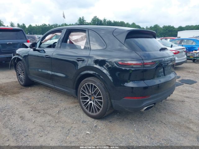 2021 PORSCHE CAYENNE WP1AA2AYXMDA08444 Photo 2