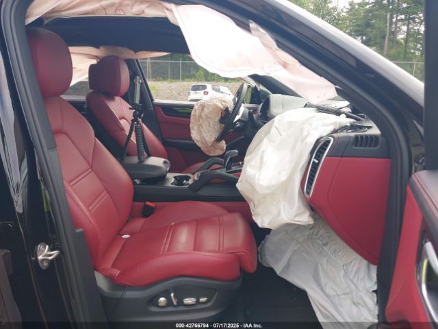 2021 PORSCHE CAYENNE WP1AA2AYXMDA08444 Photo 4