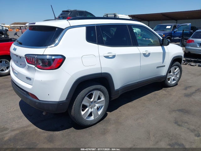Jeep 2022 2022 3C4NJDBB7NT131221 Image 4