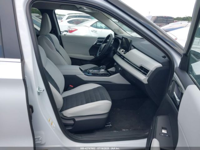 2025 MITSUBISHI OUTLANDER JA4J3VA8XSZ021492 Photo 4