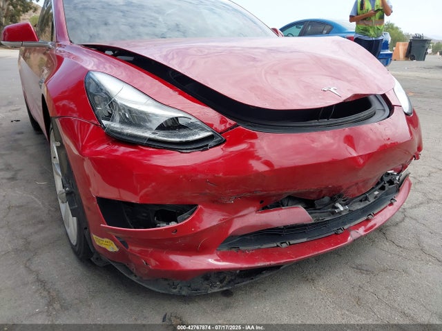 5YJ3E1EA6KF537028 Tesla MODEL 3
