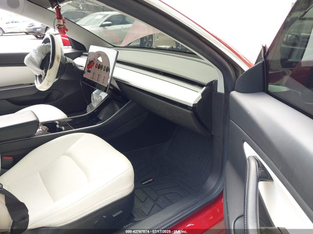 2019 TESLA MODEL 3 5YJ3E1EA6KF537028 Photo 4