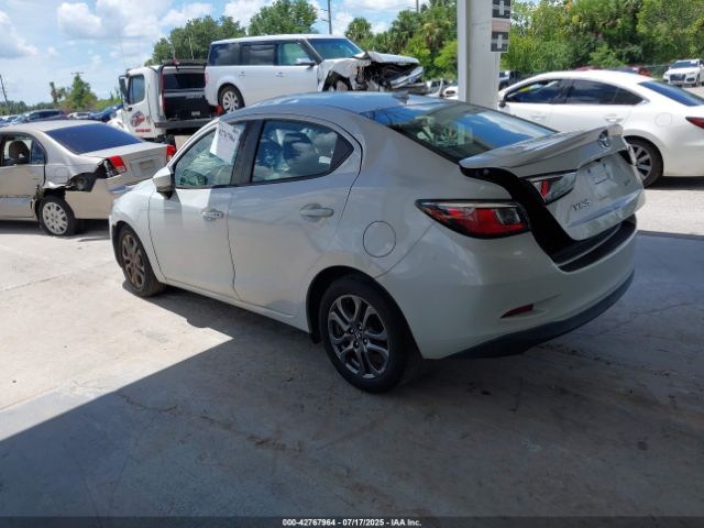 2019 TOYOTA YARIS 3MYDLBYV8KY503872 Photo 2