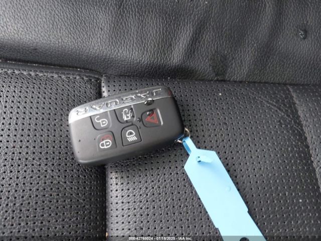 2020 JAGUAR XF SAJBM4FV5LCY86697 Photo 10