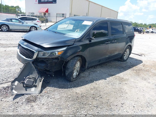 KIA SEDONA LX 2016 KNDMB5C17G6212995 Image 2