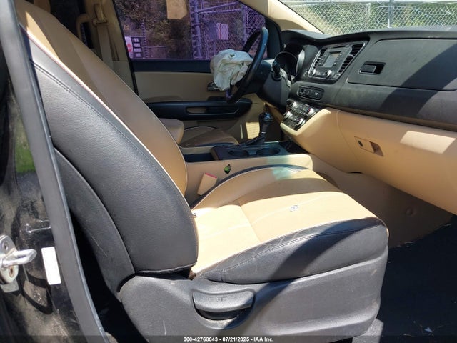 KIA SEDONA LX 2016 KNDMB5C17G6212995 Image 5