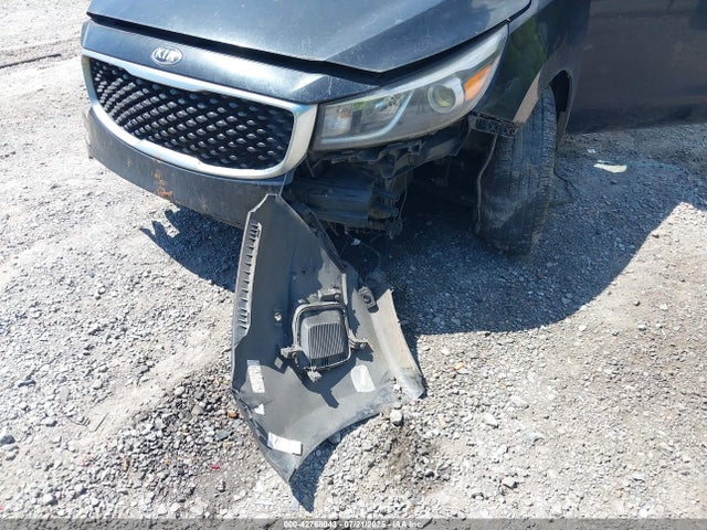 KIA SEDONA LX 2016 KNDMB5C17G6212995 Image 6