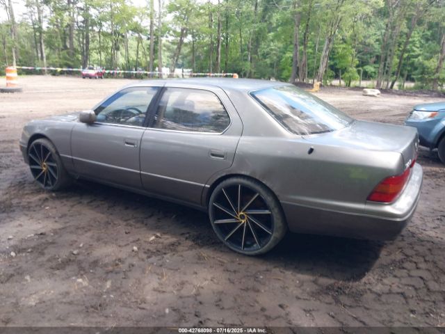 1995 LEXUS LS JT8UF22E9S0018339 Photo 2