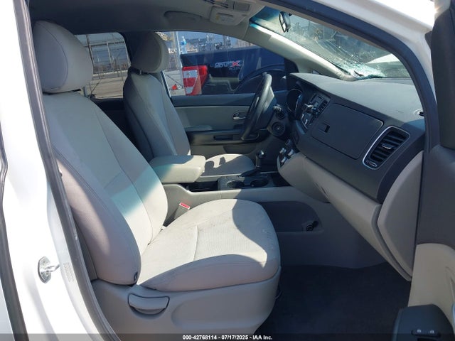 KNDMB5C13H6223204 KIA Sedona