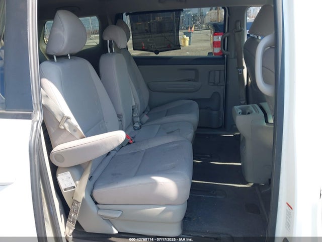 KNDMB5C13H6223204 KIA Sedona