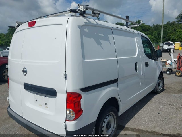 3N6CM0KN7FK701806 Nissan 2015