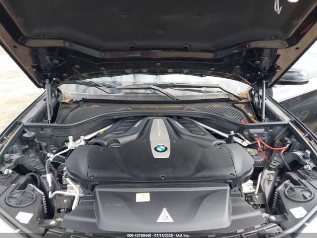 2018 BMW X5 5UXKR6C51J0U15353 Photo 9
