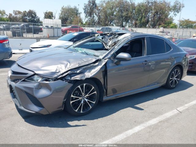 2018 TOYOTA CAMRY 4T1B11HK1JU599790 Photo 1