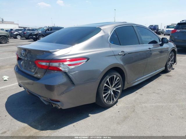 2018 TOYOTA CAMRY 4T1B11HK1JU599790 Photo 3