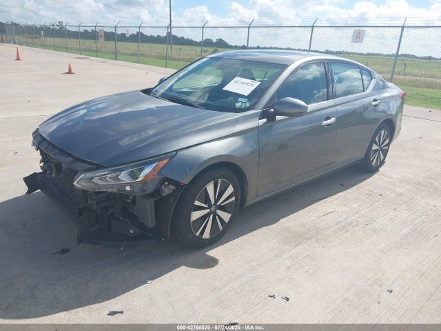 Nissan 2019 2019 1N4BL4EV4KC223788 Image 2