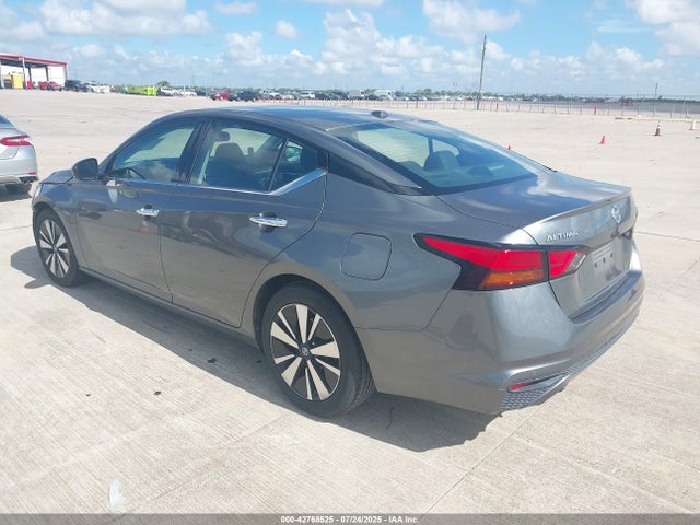 Nissan 2019 2019 1N4BL4EV4KC223788 Image 3