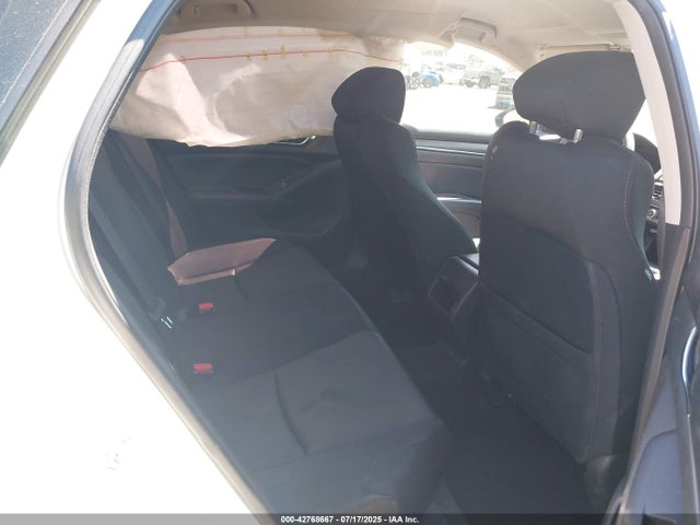 Honda l15be 2018 1HGCV1F1XJA260357 Image 8