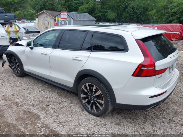 2021 VOLVO V60 CROSS COUNTRY YV4102WK9M1072076 Photo 2