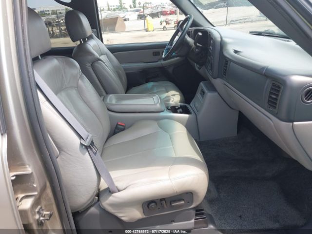 2001 CHEVROLET SUBURBAN 1500 3GNEC16T81G166386 Photo 4