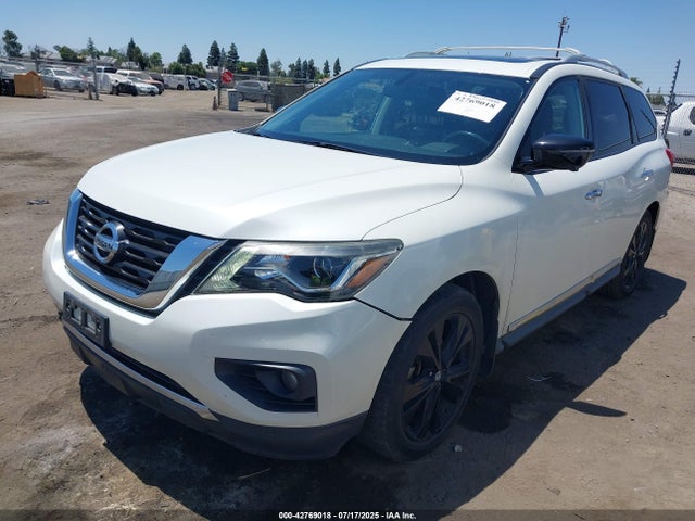 Nissan 2017 2017 5N1DR2MN8HC685217 Image 2