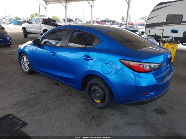 3MYDLBZV1GY136402 Scion p5v