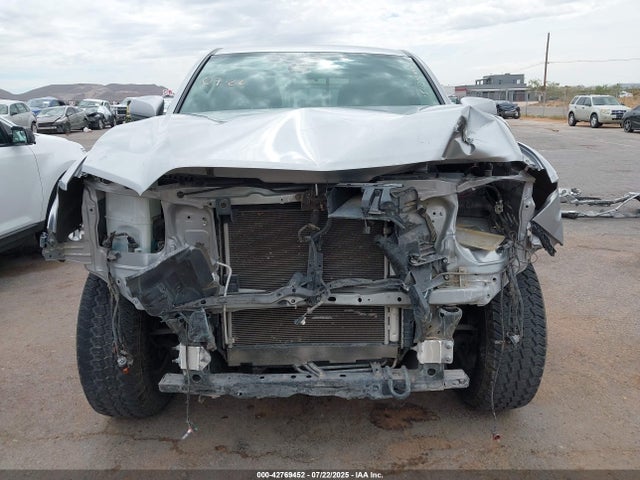 5TFAX5GN7JX118893 Toyota 2tr-fe