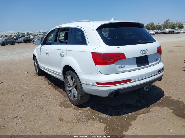 2014 AUDI Q7 WA1LGAFE3ED021002 Photo 2