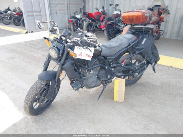 2019 INDIAN MOTORCYCLE CO. FTR 56KRTA223K3152482 Photo 1