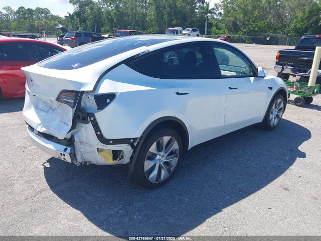 2023 TESLA MODEL Y 7SAYGDEE1PA160197 Photo 3