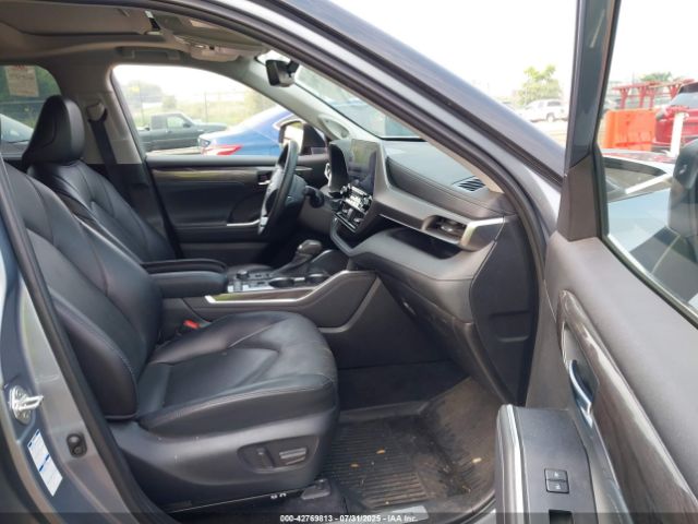 2022 TOYOTA HIGHLANDER 5TDDZRBH5NS200374 Photo 4