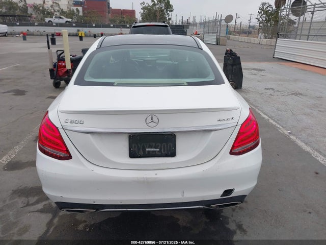 Mercedes-Benz C-Class 2015 55SWF4KB2FU092977 Image 17