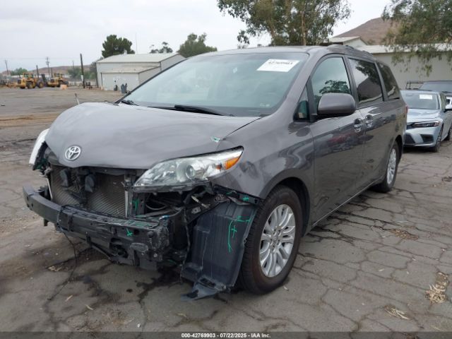 2016 TOYOTA SIENNA 5TDYK3DC1GS762425 Photo 1