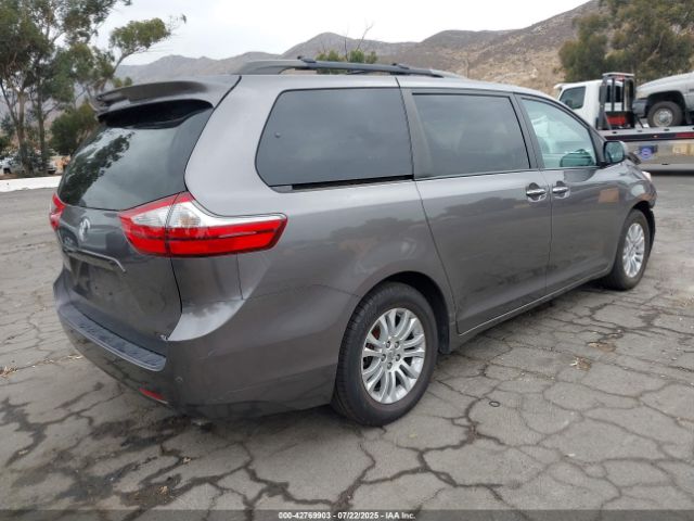 2016 TOYOTA SIENNA 5TDYK3DC1GS762425 Photo 3