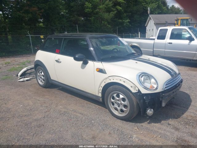 2010 MINI COOPER WMWMF3C50ATZ26274 Photo 0