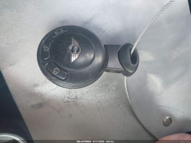 2010 MINI COOPER WMWMF3C50ATZ26274 Photo 10