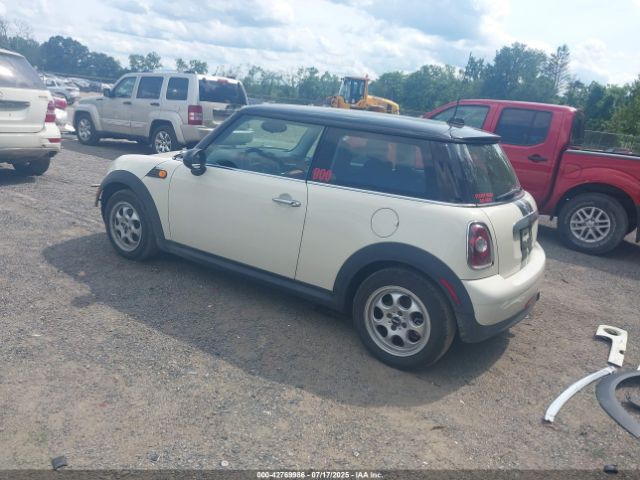 2010 MINI COOPER WMWMF3C50ATZ26274 Photo 2