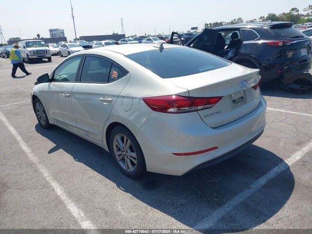 KMHD84LF2HU418111 Hyundai 2017