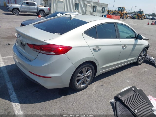 KMHD84LF2HU418111 Hyundai 2017