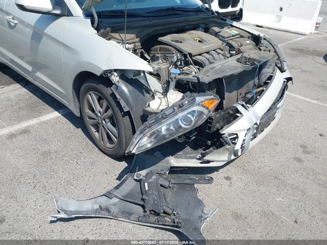 KMHD84LF2HU418111 Hyundai 2017