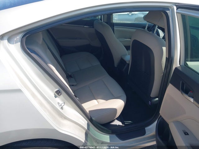 KMHD84LF2HU418111 Hyundai 2017