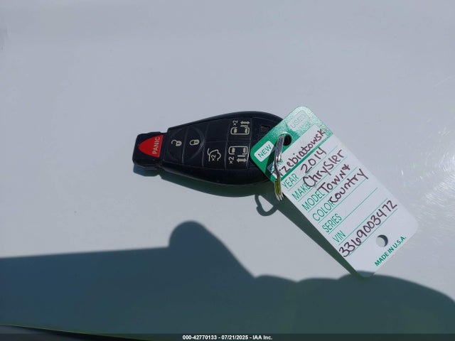 2C4RC1BG8ER442701 Chrysler Town and Country