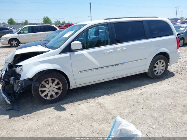 2C4RC1BG8ER442701 Chrysler Town and Country